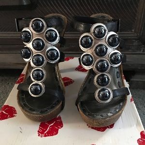 Two Lips Sexy Sandal Heels.